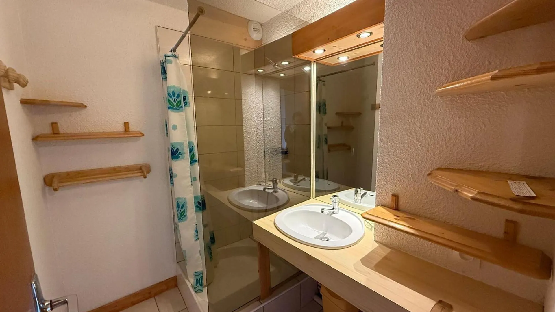 Les Saisies - 2 P. Cabine 6 Pers. Ensoleille Et Equipe - Fr-1-293-290 Hauteluce